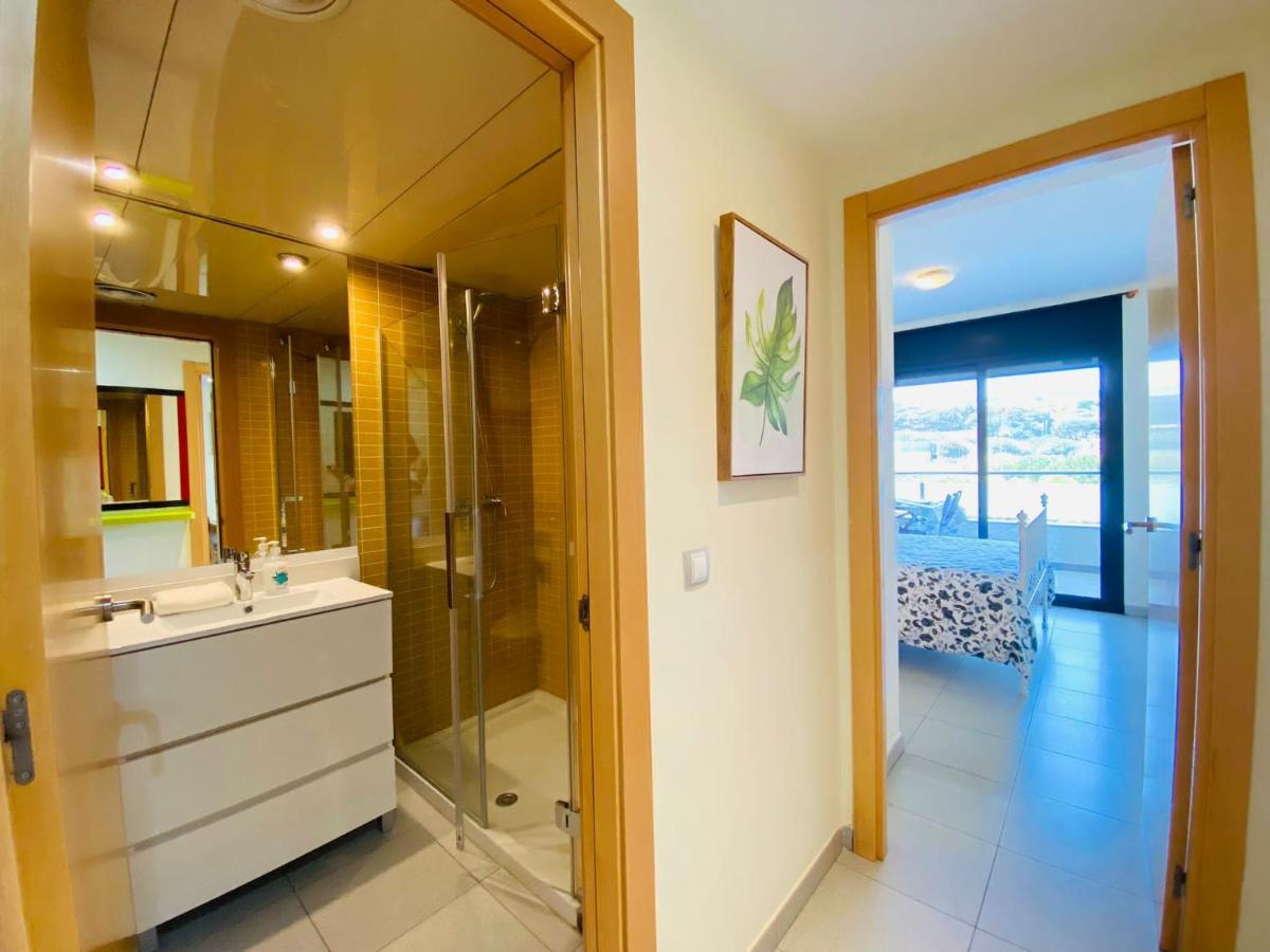 Relax Apartamento Playa Fenals Lloret de Mar Bagian luar foto